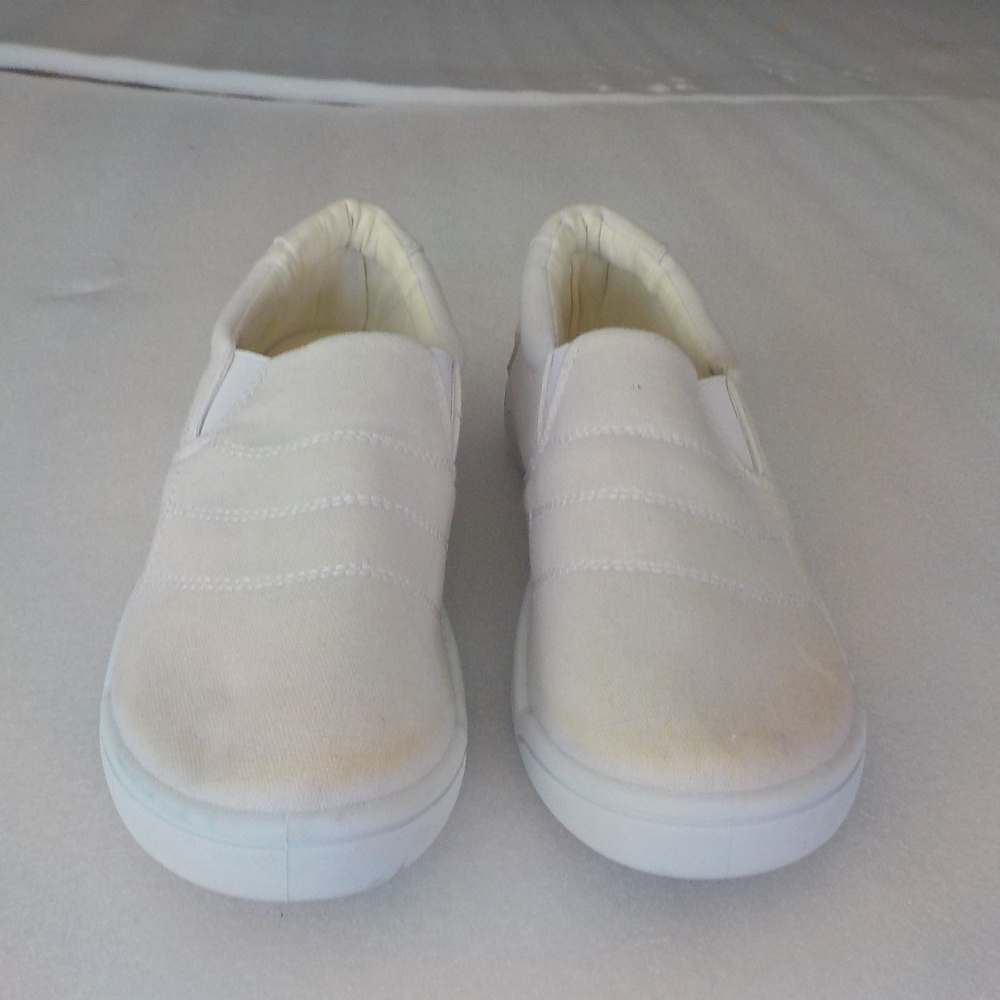 Comfort Ease Cream Slip-On Canvas Shoes NWOT